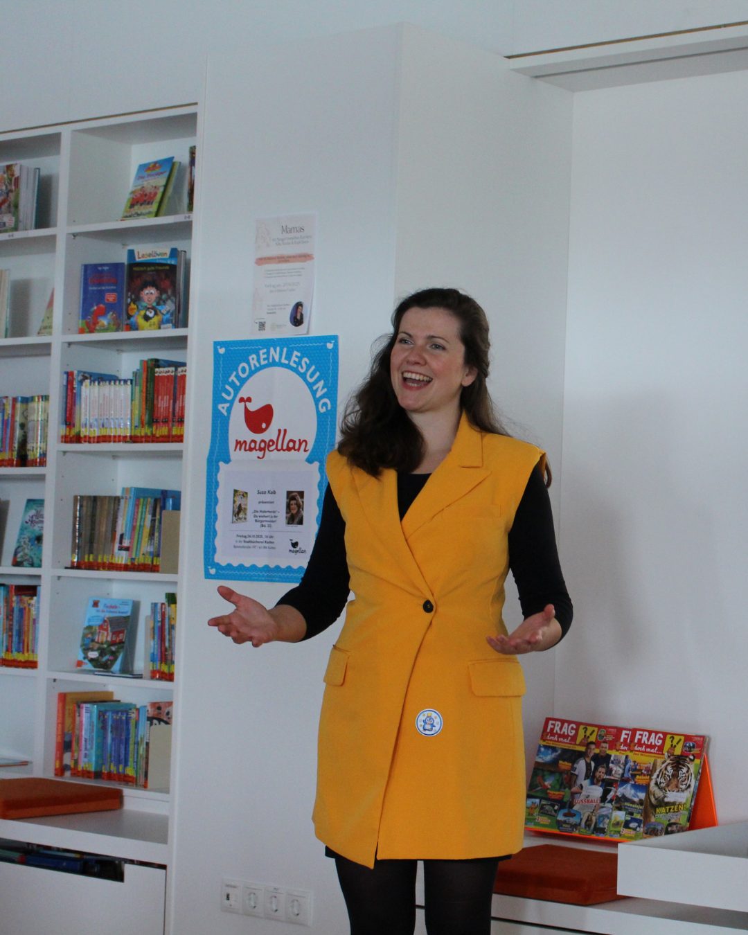 Rebecca Fackler bei einem Vortrag in der Stadtbibliothek Karben